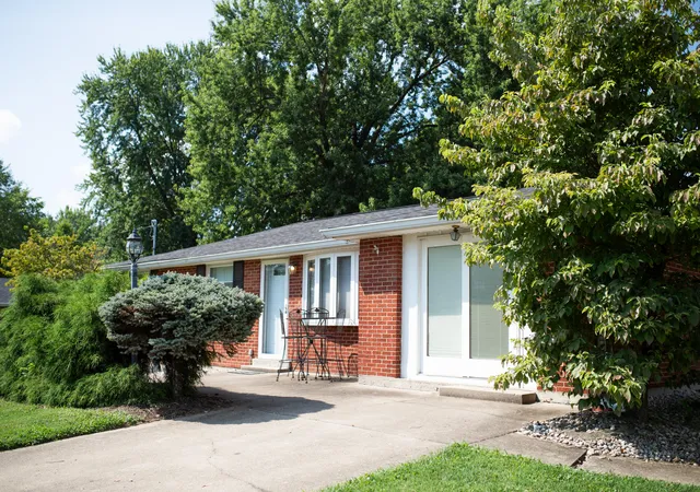 Photo 2 of Sale Pending at 14 Lacresta Dr, Florence, KY 41042 | MLS# 645280 | Listing updated on 2026-08-07