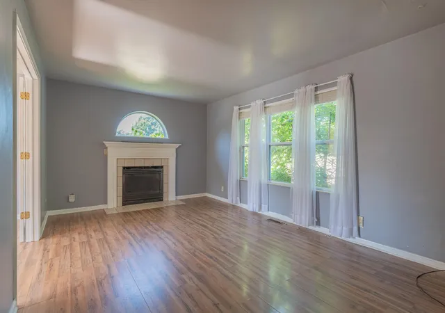 Photo 3 of Sale Pending at 3016 Wolf Crk Way, Burlington, KY 41005 | MLS# 645351 | Listing updated on 2026-08-19