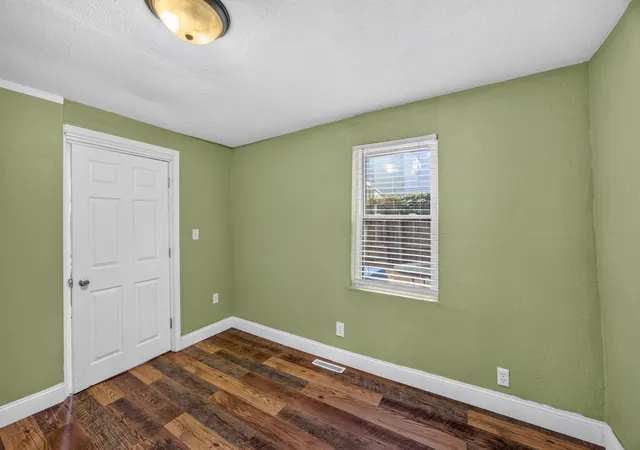 Photo 4 of Multi family home for sale at 826 Saratoga St, Newport, KY 41071 | MLS# 645334 | Listing updated on 2026-10-09