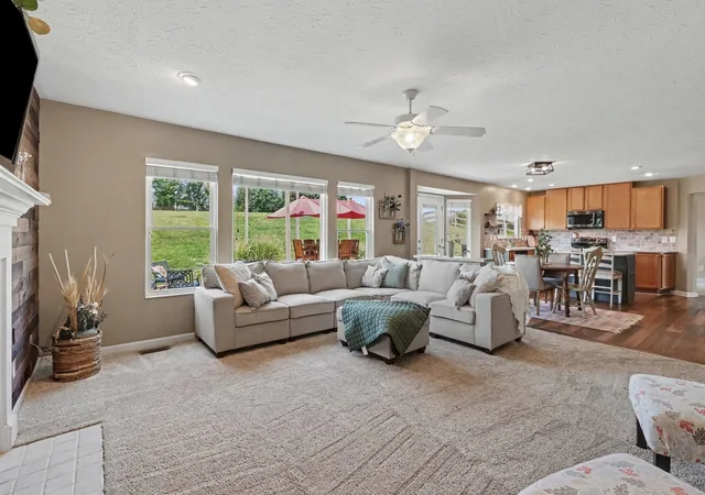 4th image of 1966 Peach Blossom Ln, Hebron, KY 41048 | MLS# 645899