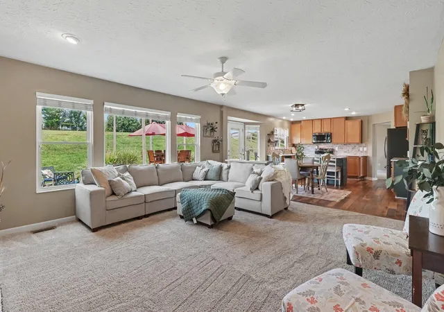 5th image of 1966 Peach Blossom Ln, Hebron, KY 41048 | MLS# 645899
