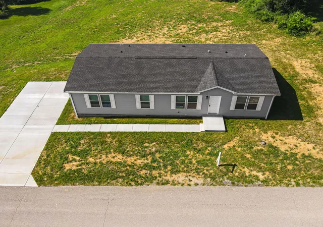Photo 2 of Single family home for sale at 100 Parts Ln, Dry Ridge, KY 41035 | MLS# 645314 | Listing updated on 2026-08-26