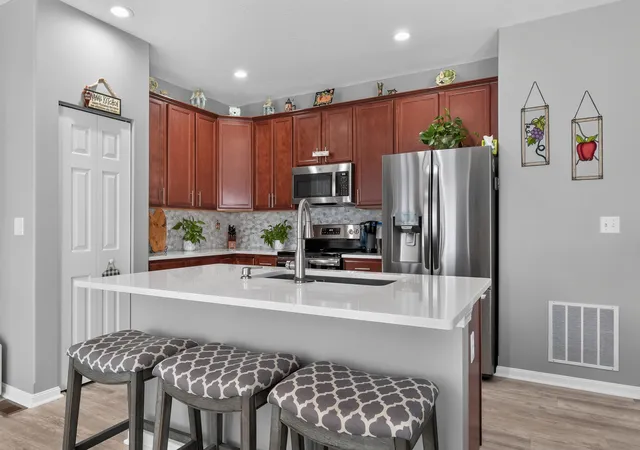 Photo 3 of Sale Pending at 947 Willow Crk Dr, Alexandria, KY 41001 | MLS# 645333 | Listing updated on 2026-08-11