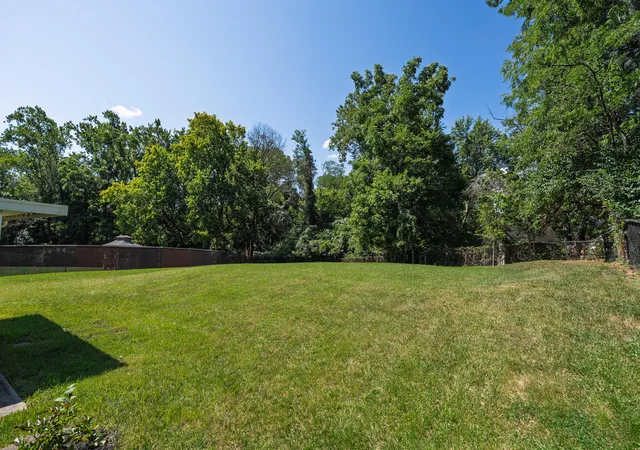 Photo 4 of Sale Pending at 7786 Ravenswood Dr, Florence, KY 41042 | MLS# 645377 | Listing updated on 2026-08-10