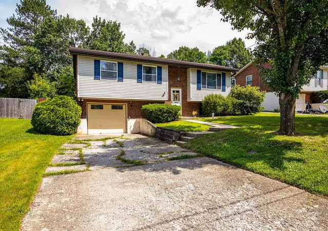 Photo 3 of Sale Pending at 6520 Rosetta Dr, Burlington, KY 41005 | MLS# 645462 | Listing updated on 2026-08-09