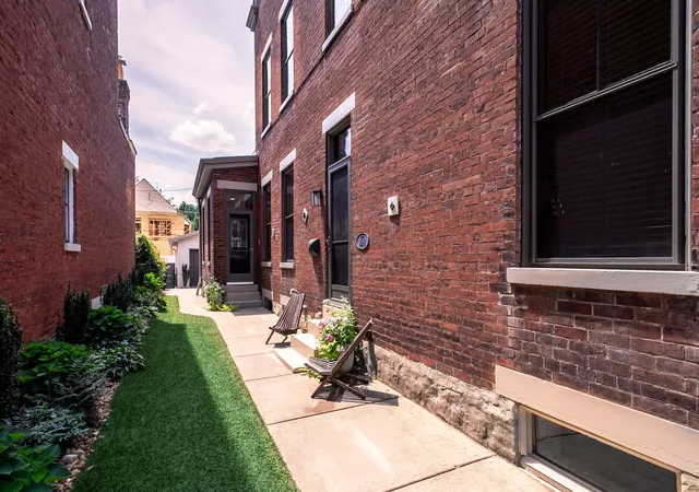 Photo 3 of Sale Pending at 826 Monroe St, Newport, KY 41071 | MLS# 645368 | Listing updated on 2026-10-01