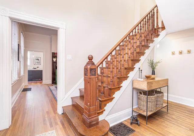 Photo 4 of Sale Pending at 826 Monroe St, Newport, KY 41071 | MLS# 645368 | Listing updated on 2026-10-01