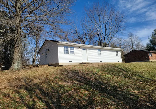 Photo 1 of Single family home for sale at 1870 Tapering Point Rd, Glencoe, KY 41046 | MLS# 645354 | Listing updated on 2026-09-09
