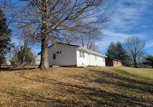 Photo 2 of Single family home for sale at 1870 Tapering Point Rd, Glencoe, KY 41046 | MLS# 645354 | Listing updated on 2026-09-09