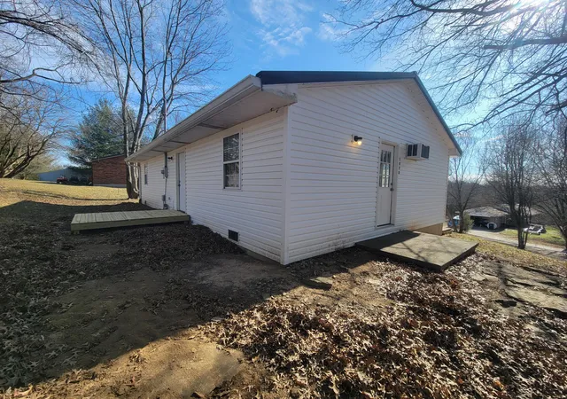 Photo 4 of Single family home for sale at 1870 Tapering Point Rd, Glencoe, KY 41046 | MLS# 645354 | Listing updated on 2026-09-09