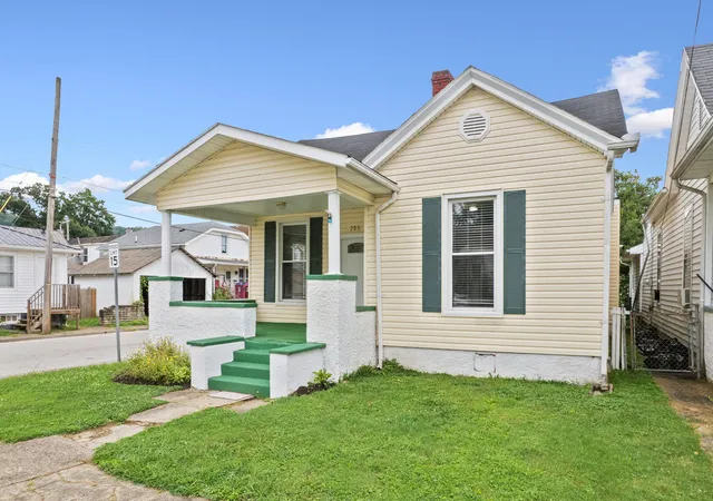 Photo 4 of Sale Pending at 208 Houston Ave, Maysville, KY 41056 | MLS# 645388 | Listing updated on 2026-08-10