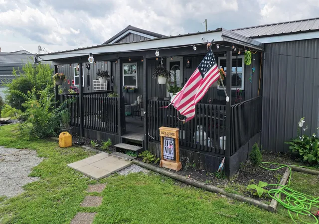 Photo 1 of Single family home for sale at 1375 Squiresville Rd, Owenton, KY 40359 | MLS# 645502 | Listing updated on 2026-09-01