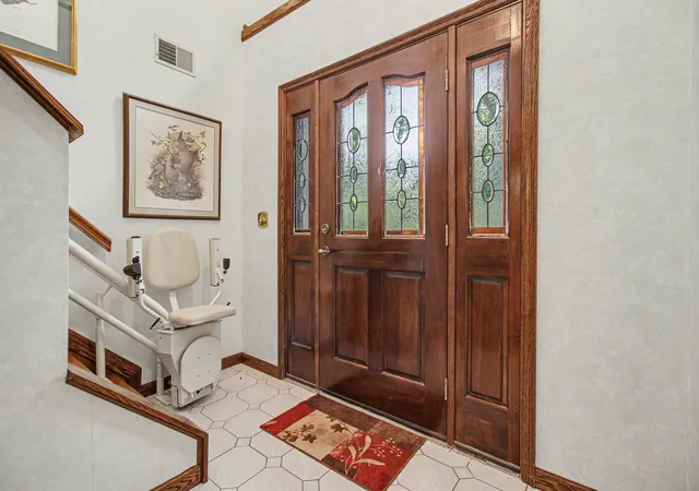 Photo 4 of Single family home for sale at 829 Lincoln Rd, Bellevue, KY 41073 | MLS# 645379 | Listing updated on 2026-10-27