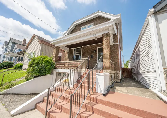 2nd image of 1913 Garrard St, Covington, KY 41014 | MLS# 645396