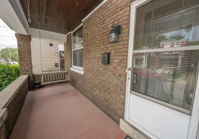 3rd image of 1913 Garrard St, Covington, KY 41014 | MLS# 645396