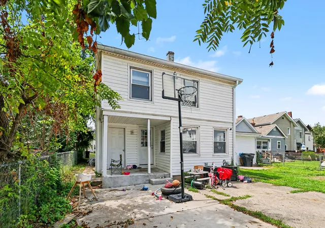 Listing Photo 2 - Condo for sale in building located at 4326 Decoursey Ave, Covington, KY 41015