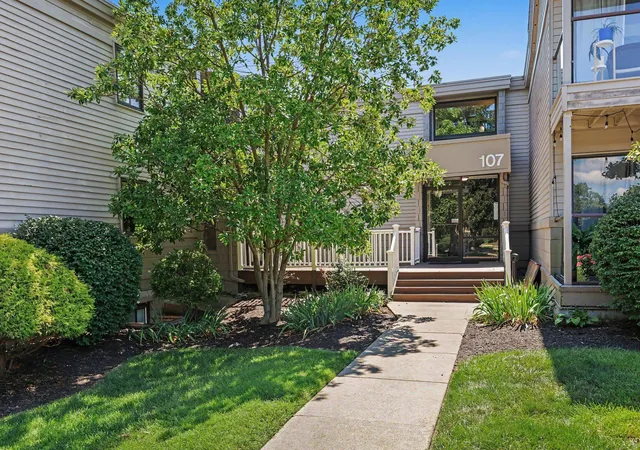 1st image of 107 Winding Wy #I, Covington, KY 41011 | MLS# 645398