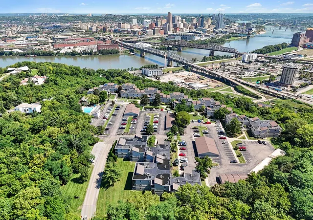 2nd image of 107 Winding Wy #I, Covington, KY 41011 | MLS# 645398
