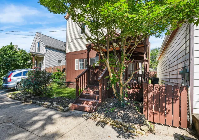 2nd image of 119 Retreat St, Bellevue, KY 41073 | MLS# 645409