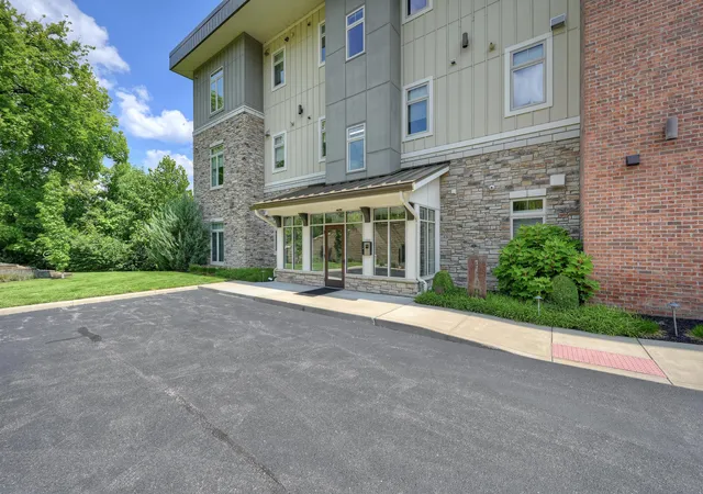 2nd image of 1130 Shavano Dr #12, Covington, KY 41011 | MLS# 645464