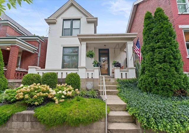 1st image of 808 E 7th St, Newport, KY 41071 | MLS# 645631