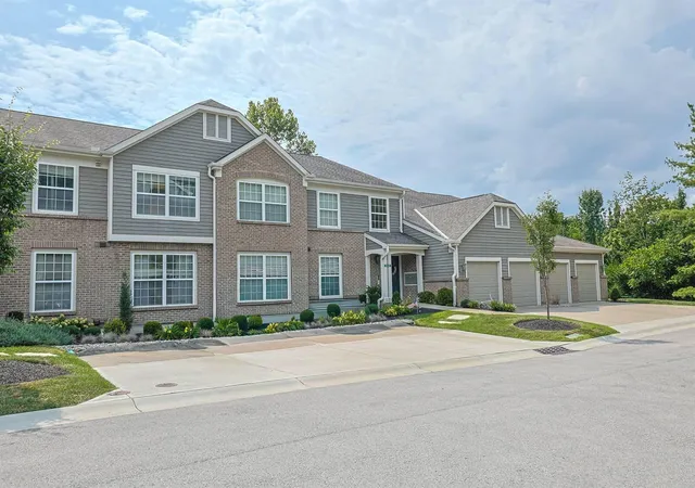 2nd image of 2118 Castlebar Ct #104, Crescent Springs, KY 41017 | MLS# 645583