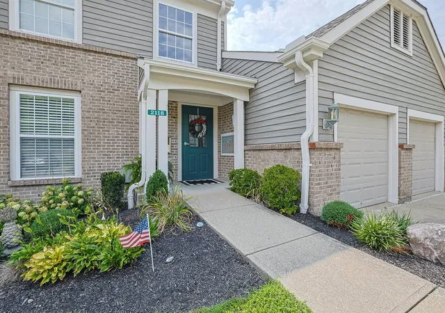 3rd image of 2118 Castlebar Ct, Crescent Springs, KY 41017