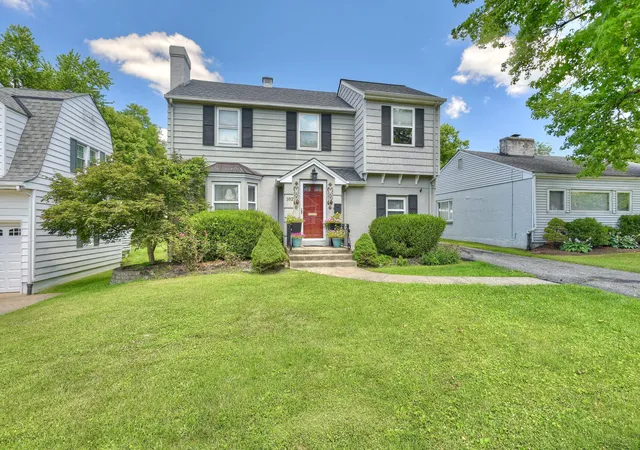 Photo 1 of Sale Pending at 102 Pleasant Ridge Ave, Ft Mitchell, KY 41017 | MLS# 645643 | Listing updated on 2026-09-07