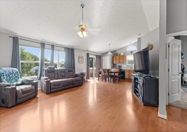 Photo 4 of Sale Pending at 6890 Gordon Blvd, Burlington, KY 41005 | MLS# 645488 | Listing updated on 2026-08-11