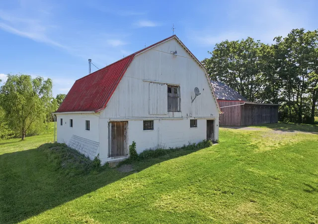 Photo 3 of Single family home for sale at 3271 Dover Rd, Augusta, KY 41002 | MLS# 645483 | Listing updated on 2026-08-07