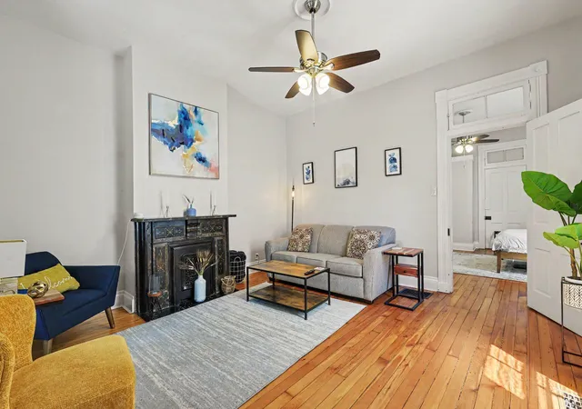 Listing Photo 4 - Condo for sale in building located at 832 Willard St, Covington, KY 41011