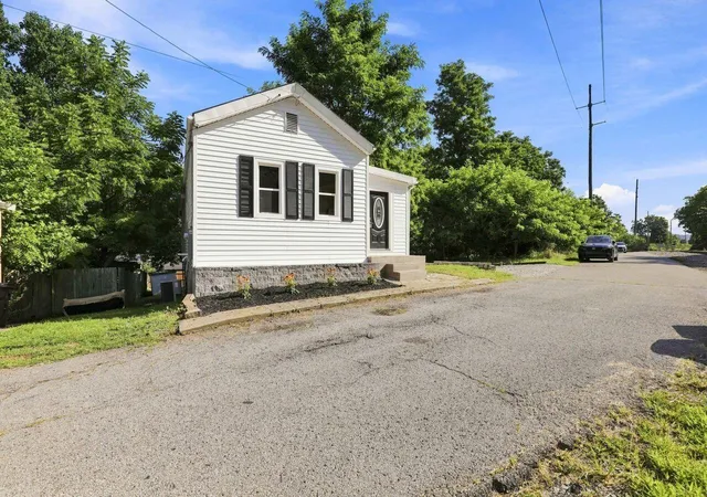 Photo 2 of Sale Pending at 515 9th Avenue, Dayton, KY 41074 | MLS# 645503 | Listing updated on 2026-08-16