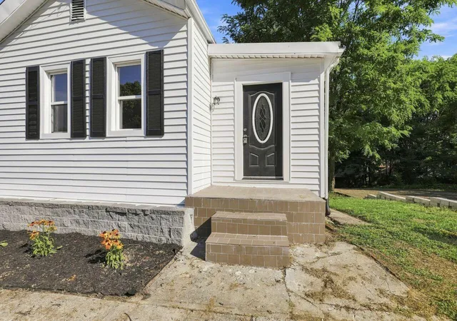 Photo 3 of Sale Pending at 515 9th Avenue, Dayton, KY 41074 | MLS# 645503 | Listing updated on 2026-08-16