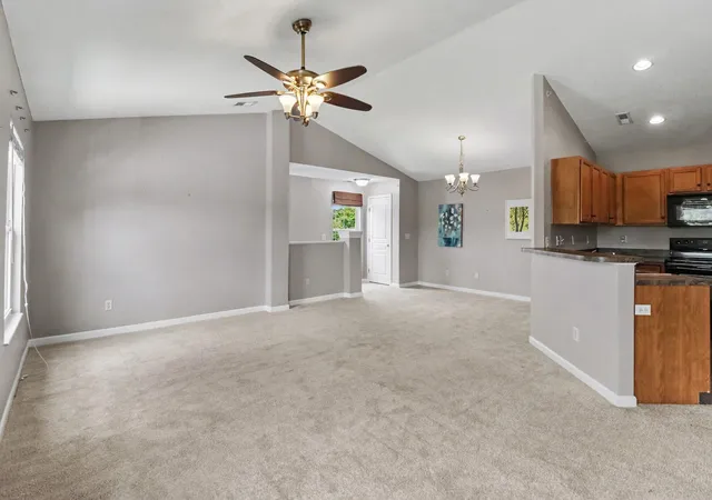 Photo 4 of Sale Pending at 2244 Rolling Hills Dr, Ft Mitchell, KY 41017 | MLS# 645506 | Listing updated on 2026-08-20