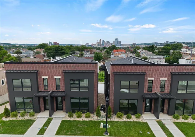 2nd image of 93 W 13th St #12, Newport, KY 41071 | MLS# 645572