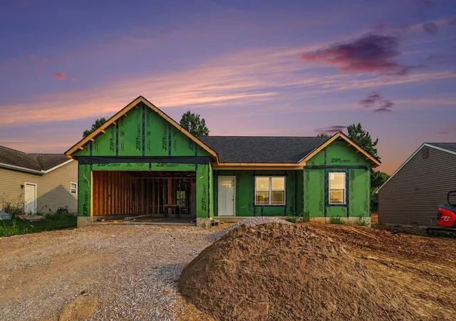 Photo 2 of Single family home for sale at 123 Summerfield Dr, Dry Ridge, KY 41035 | MLS# 645524 | Listing updated on 2026-08-19