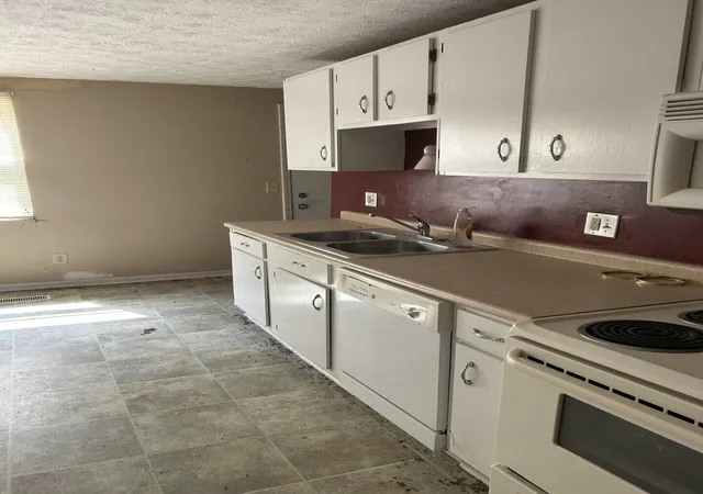 3rd image of 145 Bluffside Dr, Covington, KY 41017 | MLS# 645675