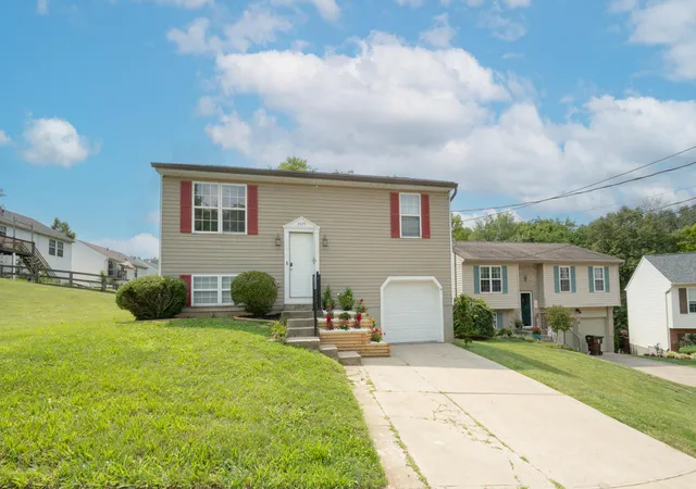 1st image of 2649 Ridgecrest Ln, Covington, KY 41017 | MLS# 645785