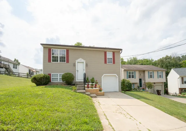 2nd image of 2649 Ridgecrest Ln, Covington, KY 41017 | MLS# 645785