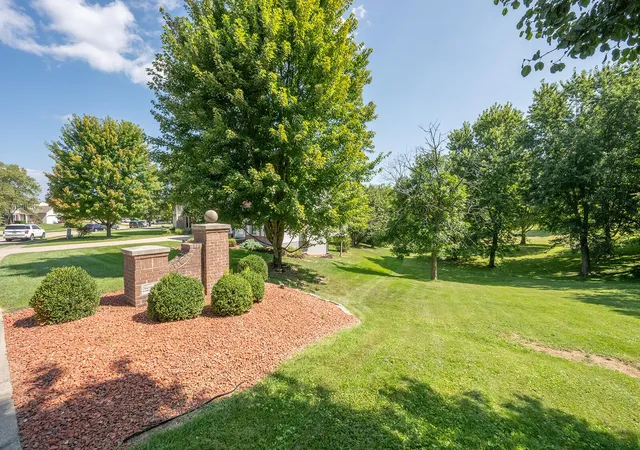 Photo 3 of Sale Pending at 2 Laurel Ridge Dr, Alexandria, KY 41001 | MLS# 646043 | Listing updated on 2026-09-02