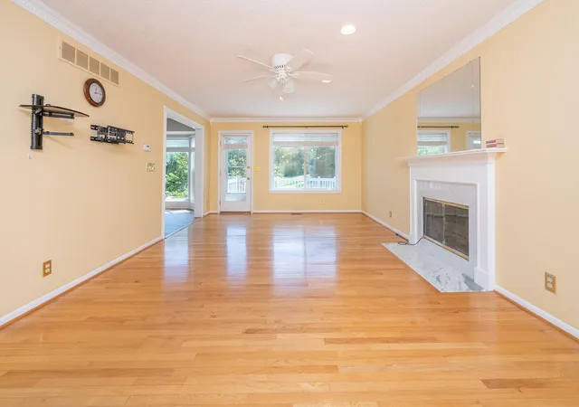 Photo 3 of Single Family Residence at 2 Laurel Ridge Dr, Alexandria, KY 41001 | MLS# 646043 |  | Sold on 2026-09-17