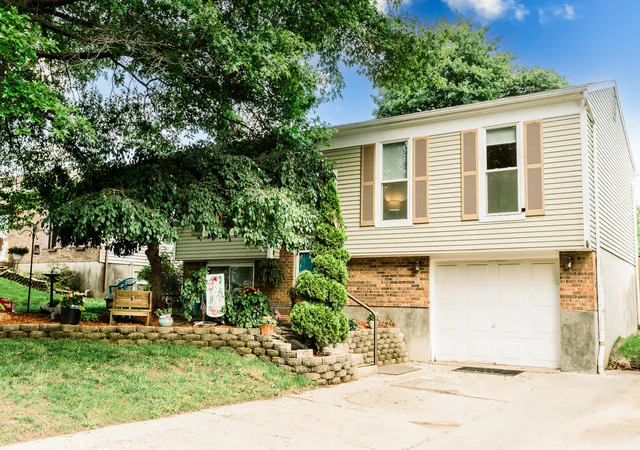 3rd image of 1517 Woodside Dr, Florence, KY 41042 | MLS# 645607