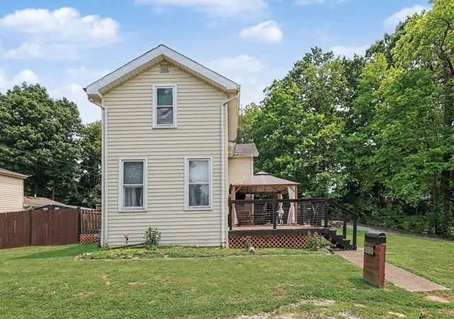 Photo 2 of Single family home for sale at 550 Park St, Crescent Springs, KY 41017 | MLS# 645604 | Listing updated on 2026-08-28