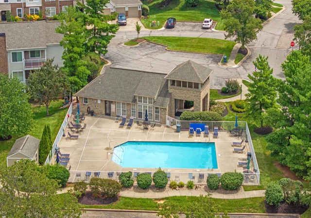 2nd image of 301 Spyglass Ct, Wilder, KY 41076