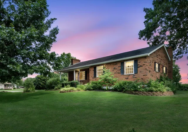 Photo 2 of Sale Pending at 623 W Johns Hl Rd, Wilder, KY 41076 | MLS# 645601 | Listing updated on 2026-08-27
