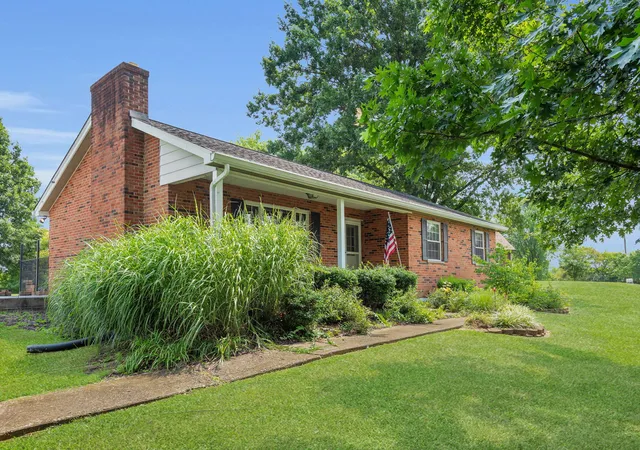 Photo 3 of Sale Pending at 623 W Johns Hl Rd, Wilder, KY 41076 | MLS# 645601 | Listing updated on 2026-08-27