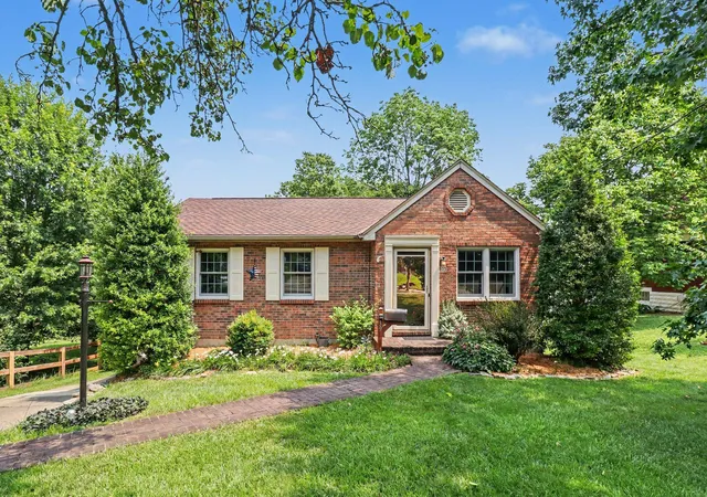 Photo 1 of Sale Pending at 39 Bellemonte Ave, Ft Mitchell, KY 41017 | MLS# 645650 | Listing updated on 2026-08-16