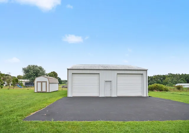 2nd image of 70 Tarter Ln, Russell Springs, KY 42642 | MLS# 645615