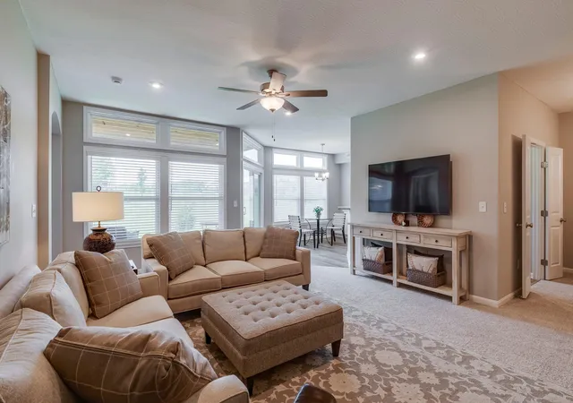 Listing Photo 5 - Condo for sale in building located at 7693 Devonshire Dr, Alexandria, KY 41001