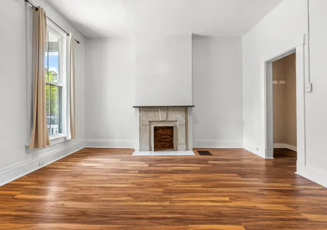 Listing Photo 4 - Condo for sale in building located at 525 Overton St, Newport, KY 41071